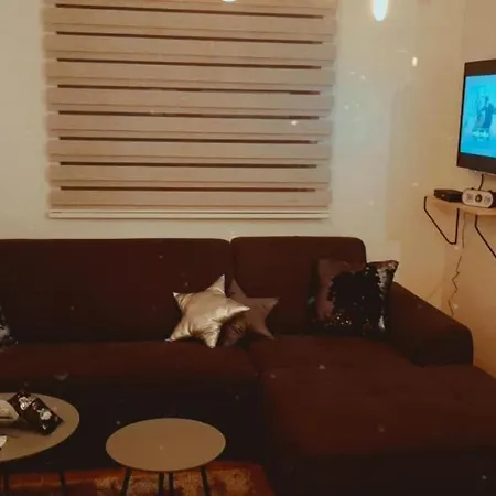Maris Apartment *